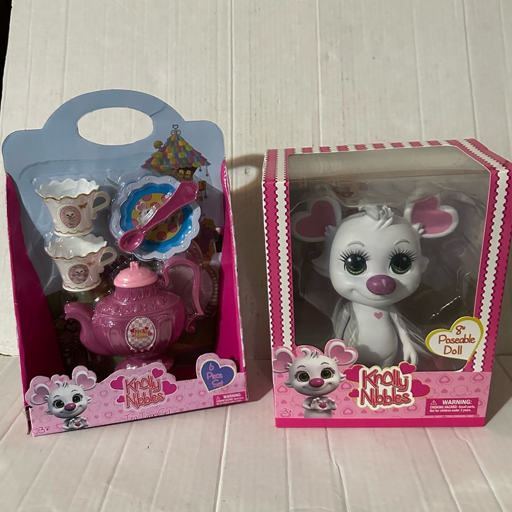 Knolly Nibbles 8″ Articulated White Vinyl Doll  6 PieceTea Time Set Age 3+ NEW